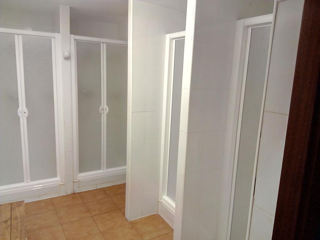 Albergue De Canfranc Estacion الغرفة الصورة