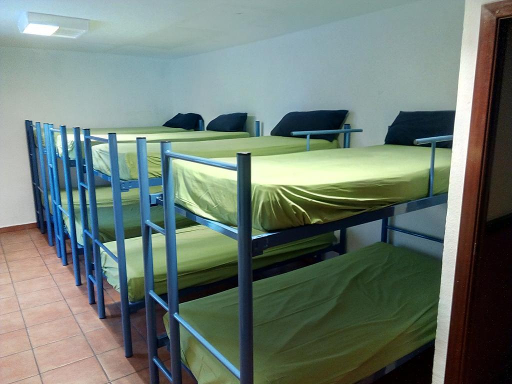 Albergue De Canfranc Estacion الغرفة الصورة
