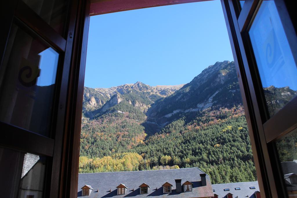 Albergue De Canfranc Estacion الغرفة الصورة